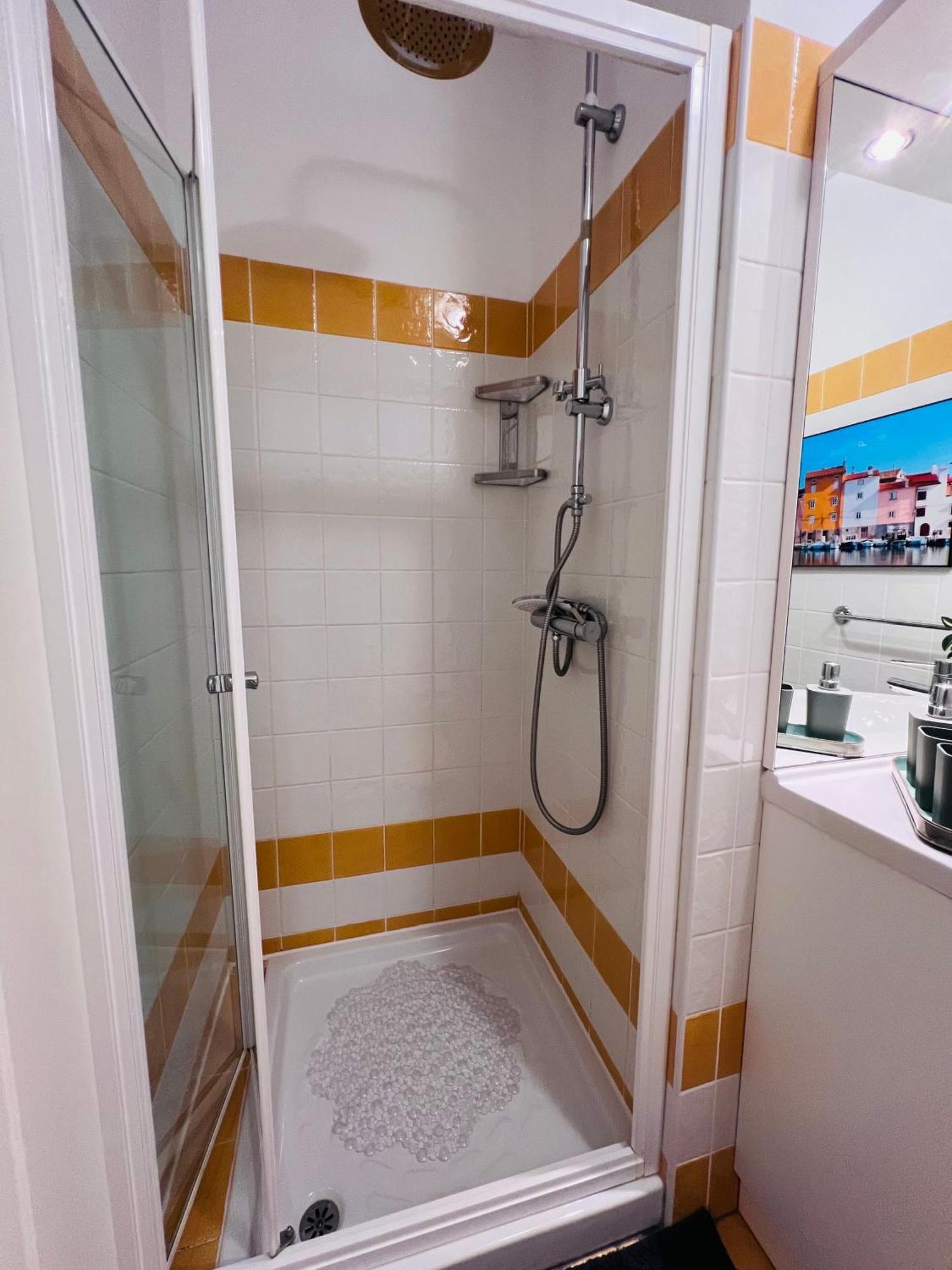 Apartment Aleks Tar-Vabriga Esterno foto